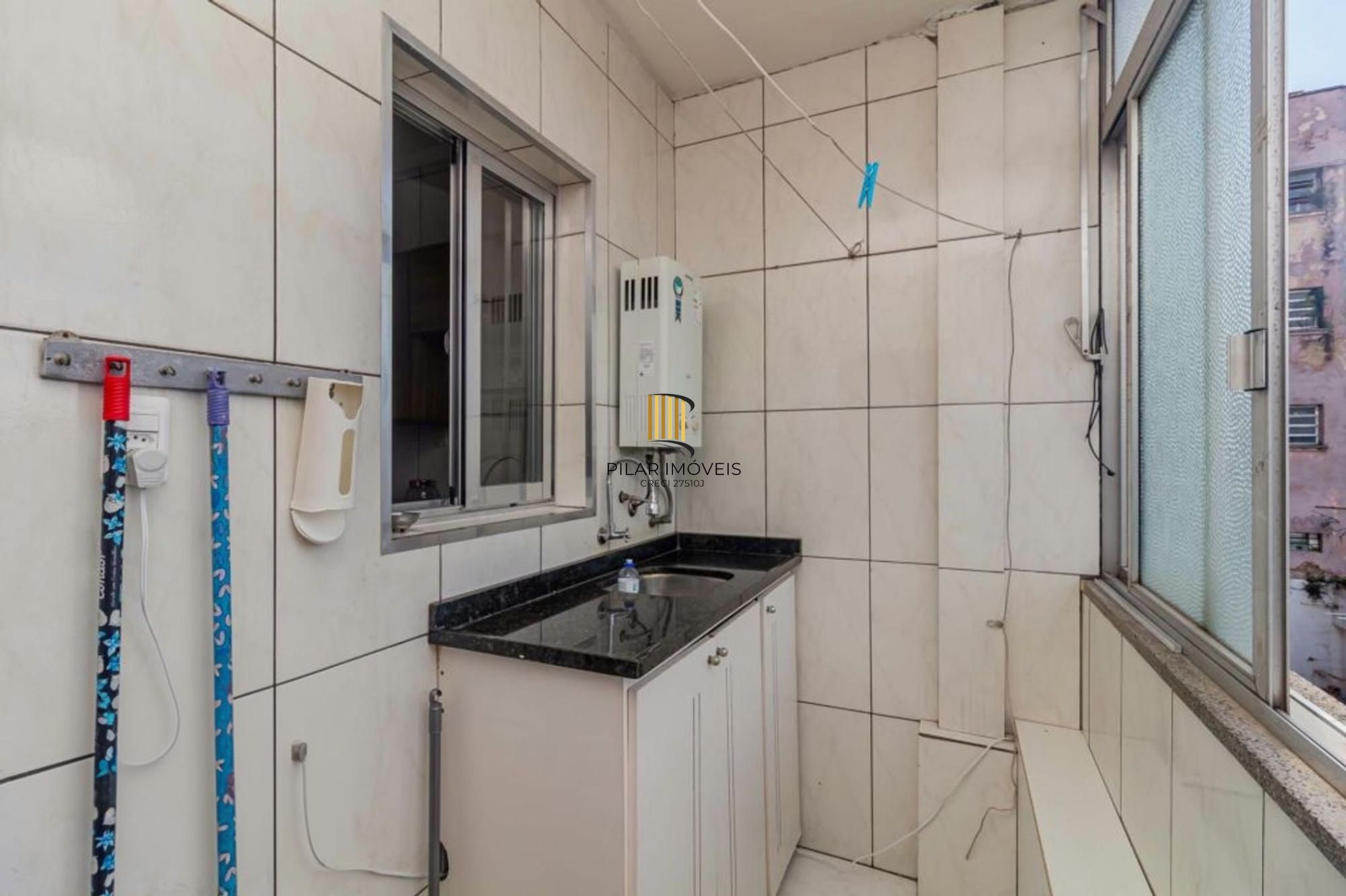 Apartamento semi mobiliado de 2 quartos no bairro Passo da Areia