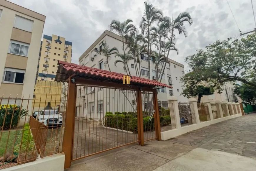 Apartamento com 2 quartos e 58m² à venda em Passo da Areia, Porto Alegre.