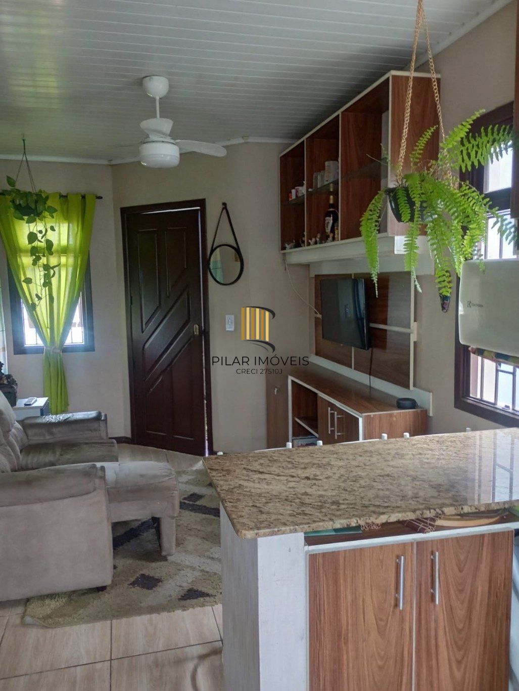 Casa de 2 dormitórios e 1 vaga de garagem em Canoas.