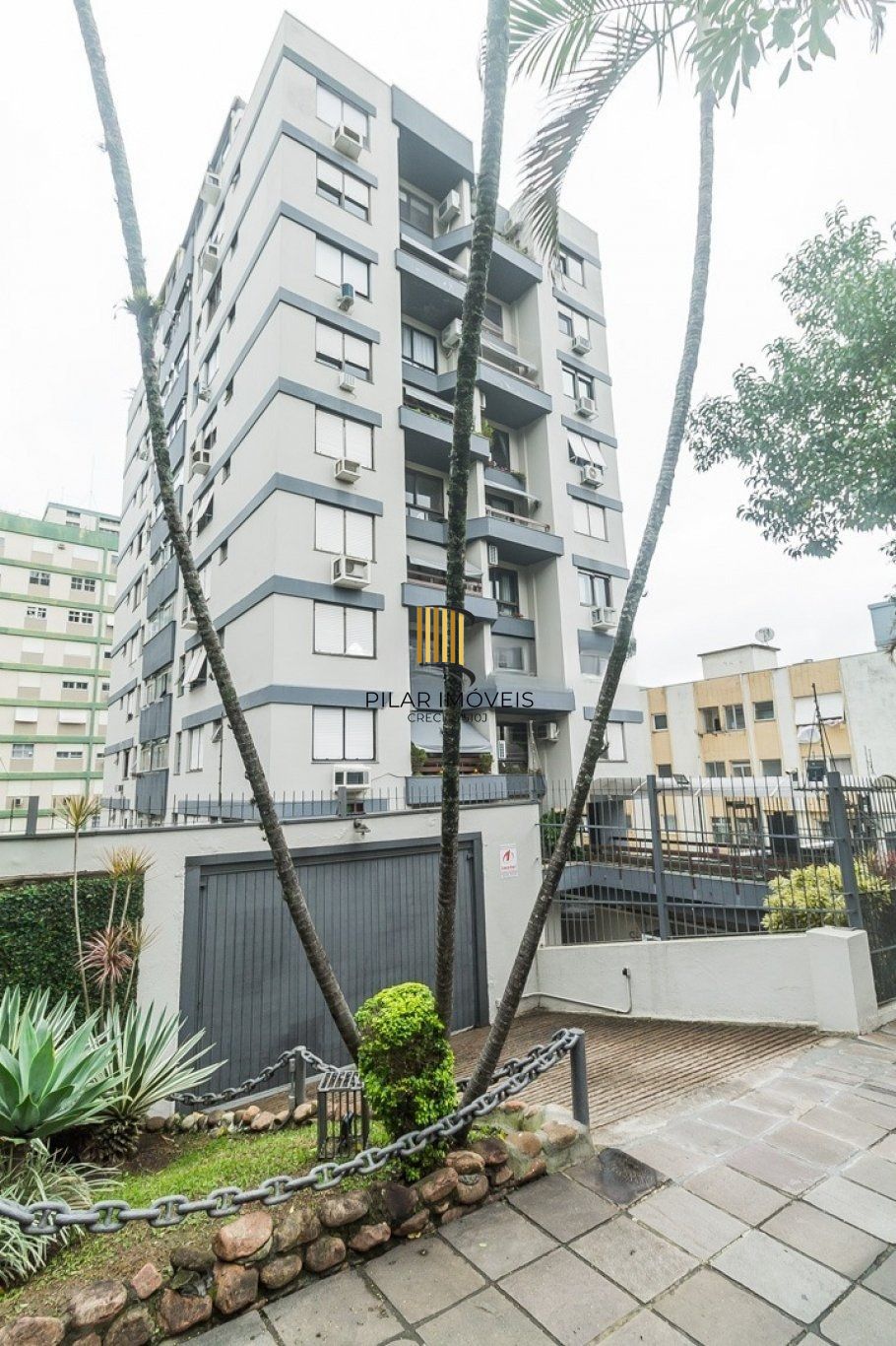 Apartamento de 72 metros privativos com 2 dormitórios no bairro Petrópolis