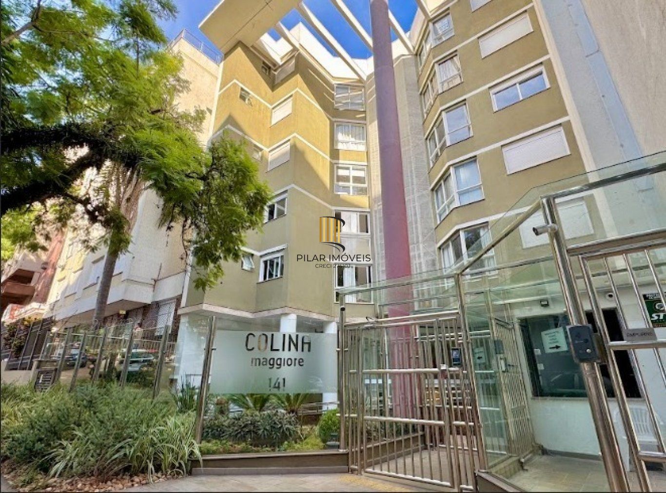 Apartamento semi mobiliado de 2 dormitórios bairro Bom Fim