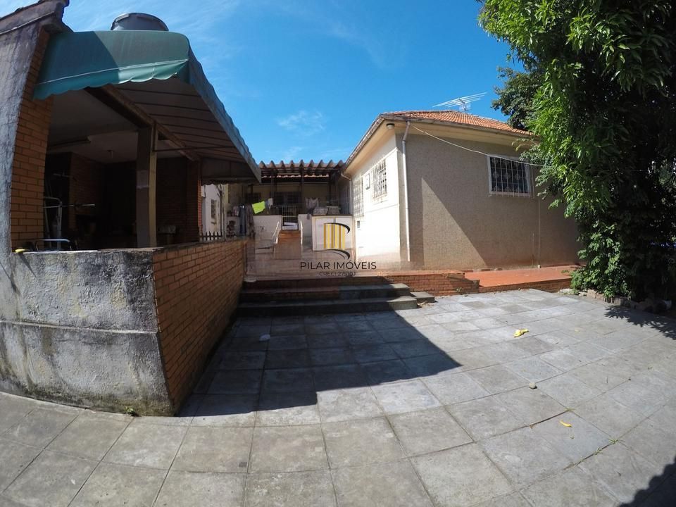 Casa com 4 Quartos e 4 vagas de garagem no Bairro Vila Ipiranga