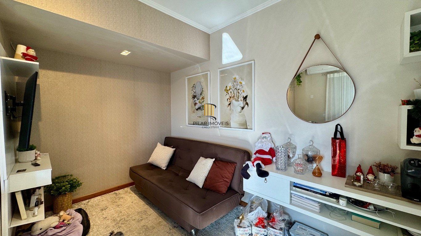 Apartamento de 1 quarto, sacada, 1 vaga, elevador no bairro Independência.