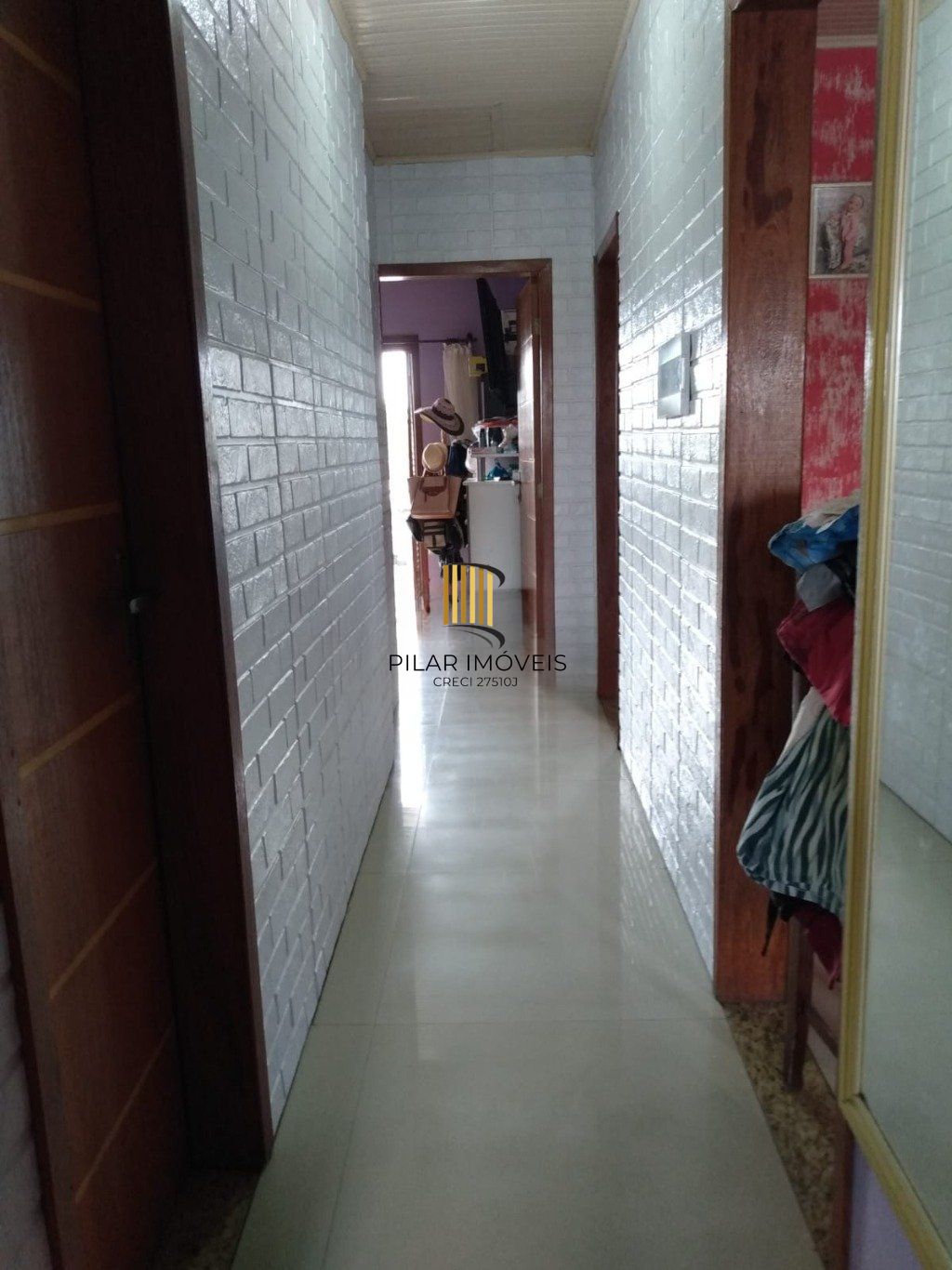 Casa com 3 dormitórios e 3 vagas de garagem em  Cachoeirinha.