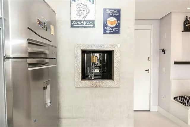 Apartamento 2 dormitórios, 1 suíte, 1 vaga e churrasqueira na Bento Gonçalves.