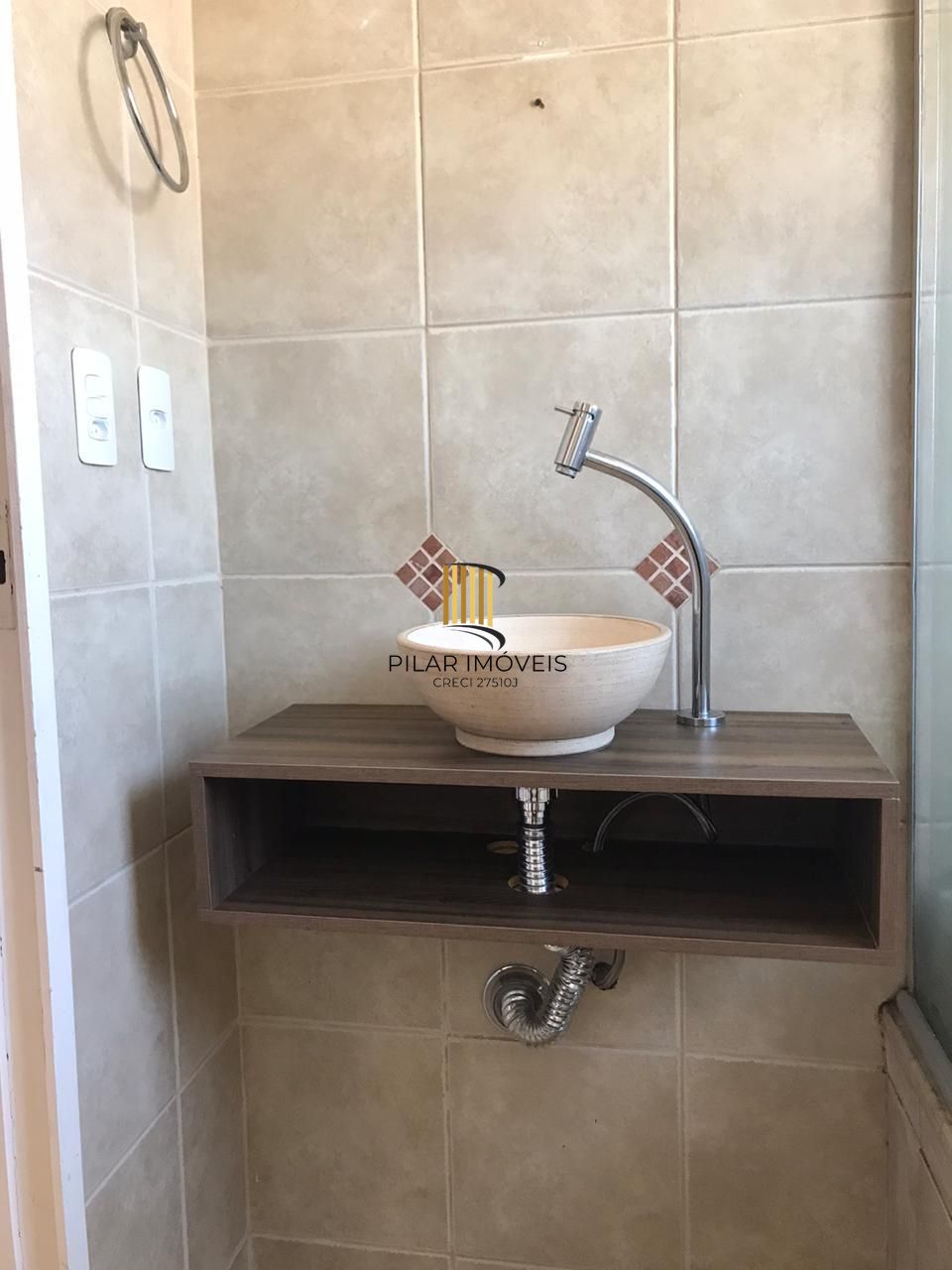 Apartamento à venda 1 quarto, com vaga no bairro Teresópolis.