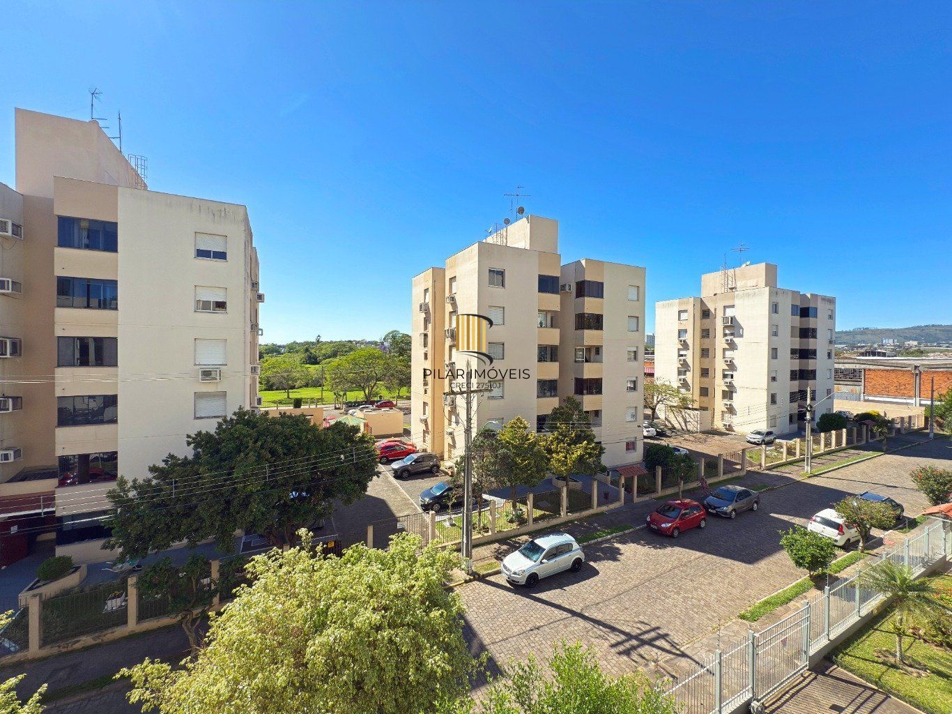 Apartamento com 2 quartos, vaga e elevador  no bairro Sarandi.