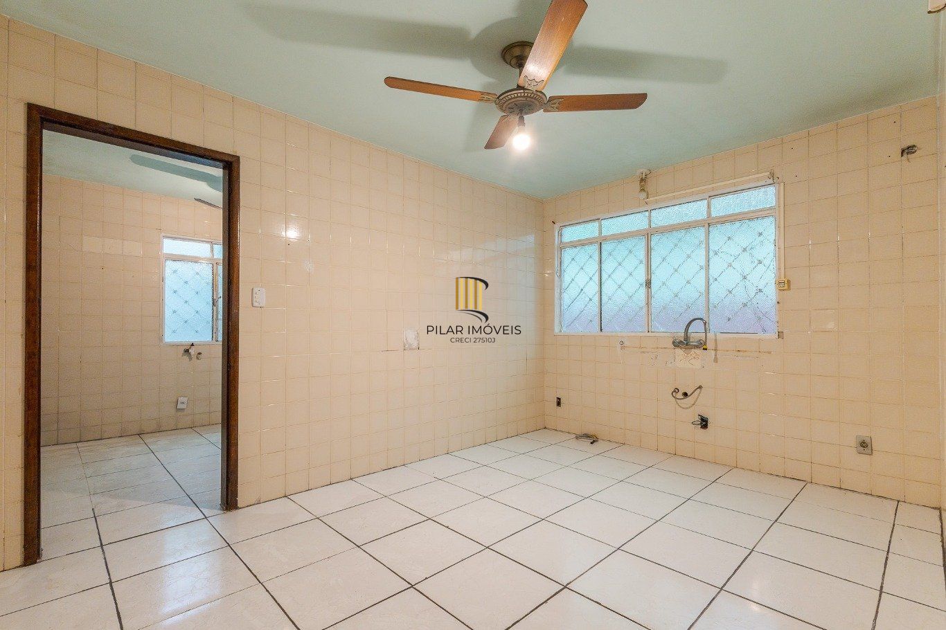 Casa de 3 dormitórios, 4 banheiros, 3 vagas de garagem no bairro Agronomia