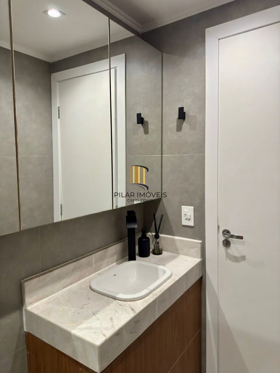 Apartamento Mobiliado à venda com 46m², 1 quarto e 1 vaga Bairro São João