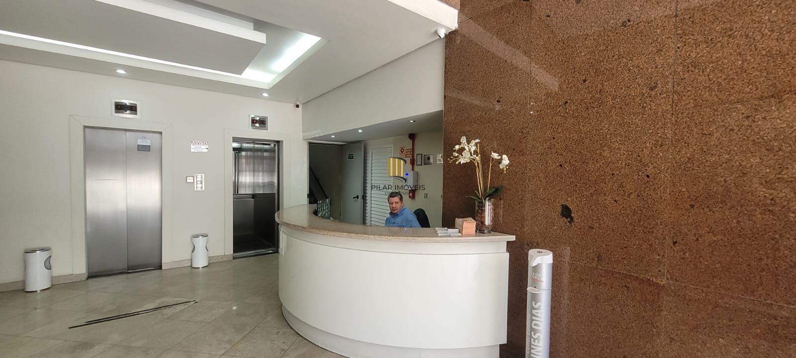 Sala Comercial em frente a Santa Casa - Centro de Porto Alegre