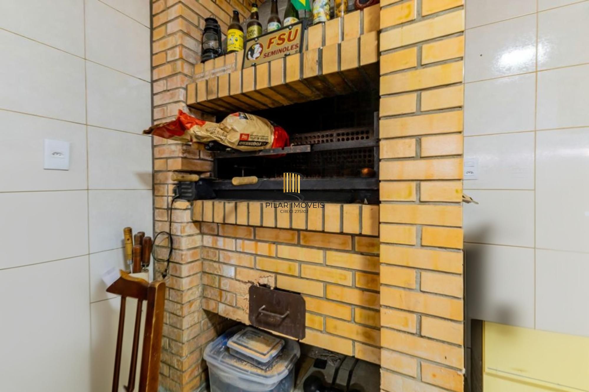 Casa com 1.640,00m², 3 dormitórios, 4 vagas à venda Rua Marista.