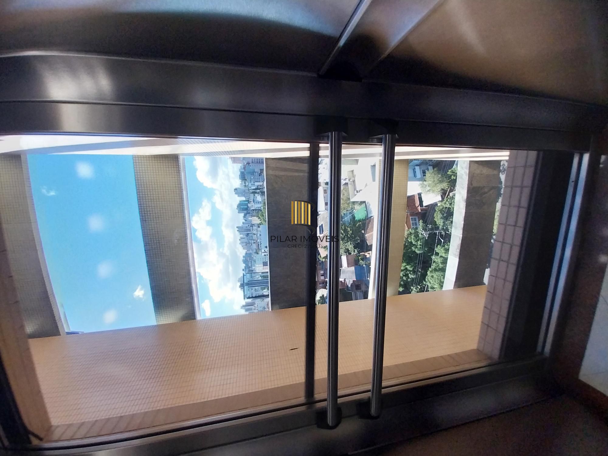 Apartamento de 97m², 2 dormitórios,1suíte, 3 vagas de garagem no Jardim Botânico