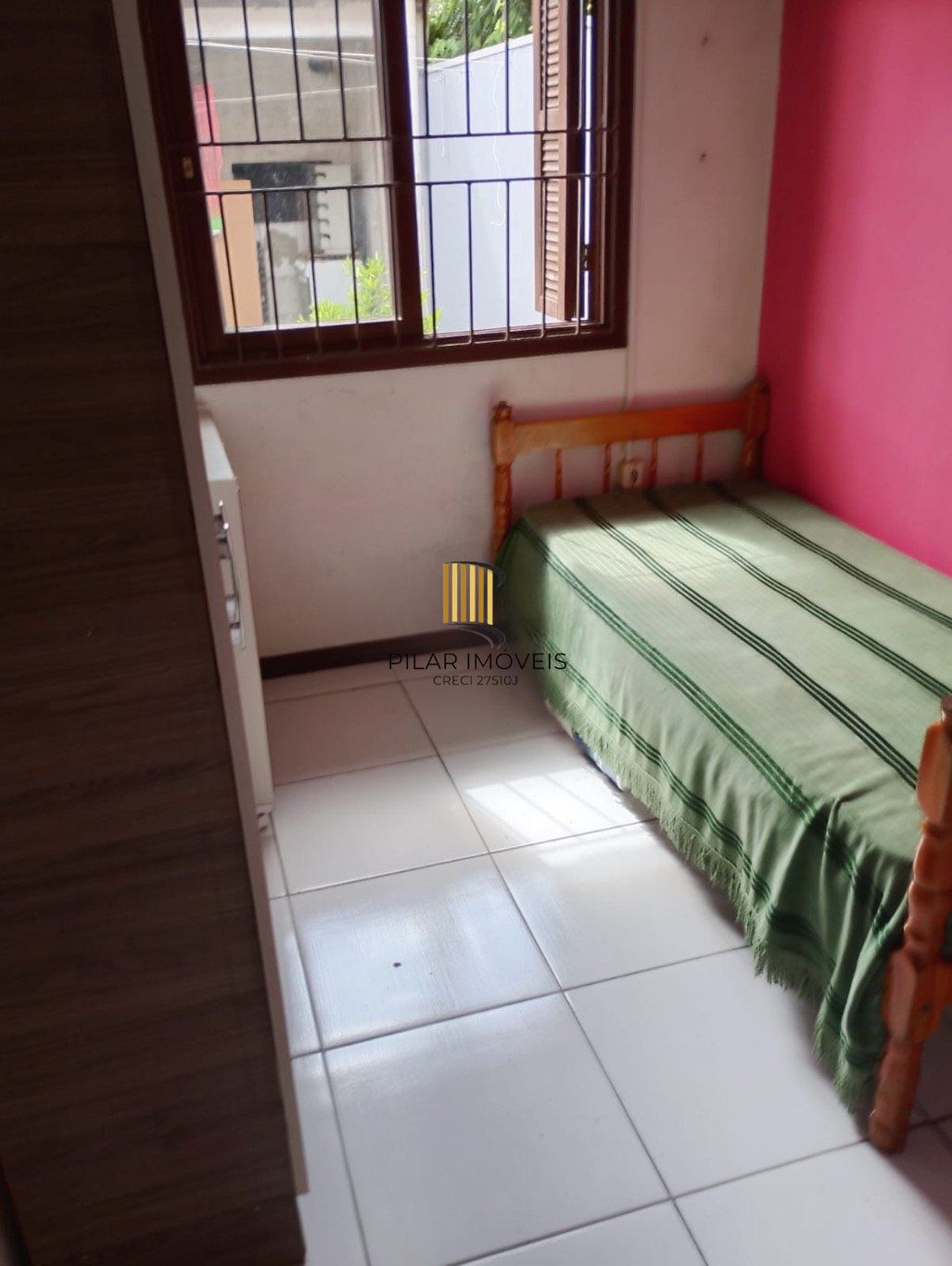 Casa de 2 dormitórios e 1 vaga de garagem em Canoas.