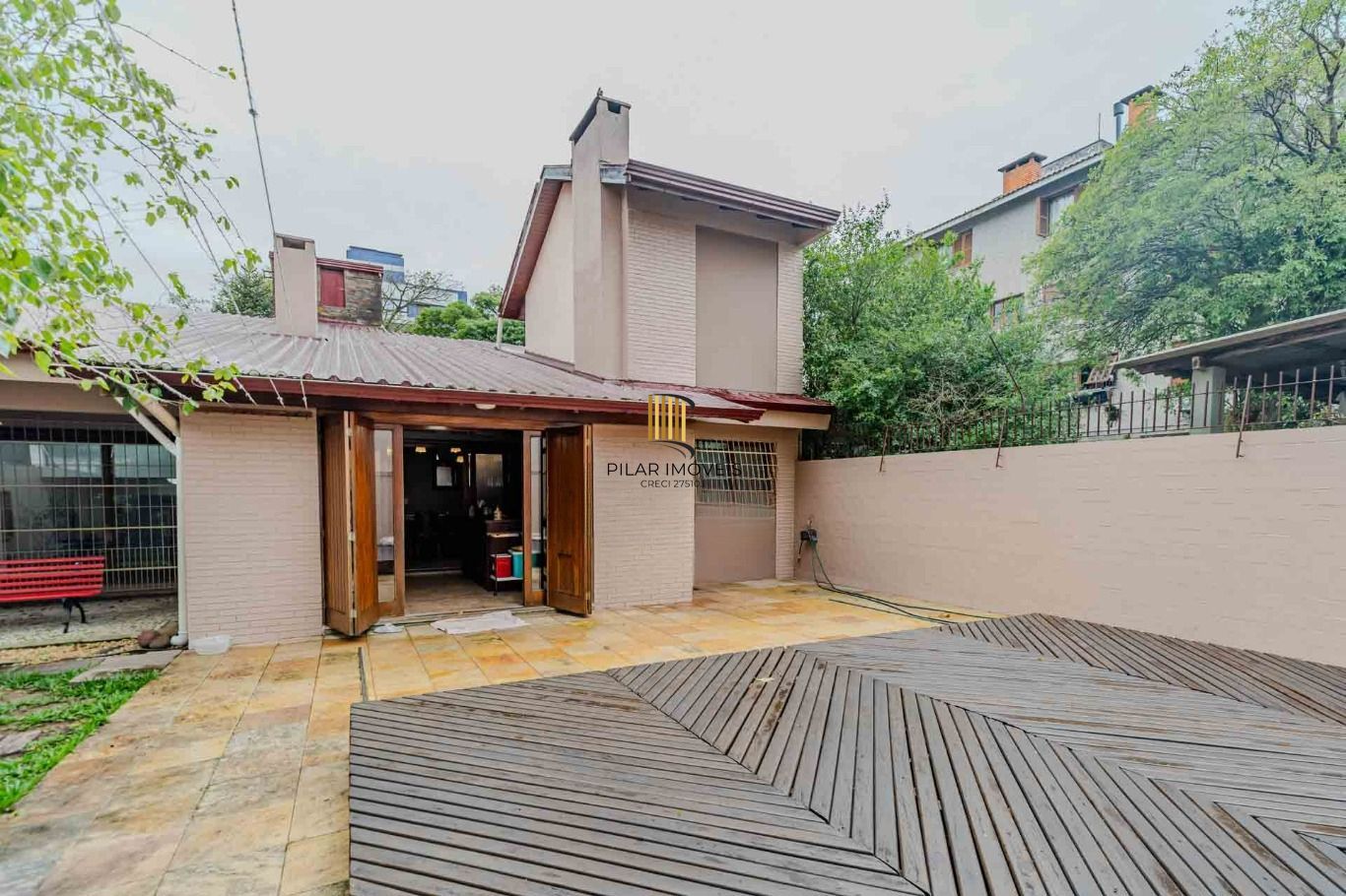 Casa com 3 quartos e 4 vagas no Bairro Vila Ipiranga