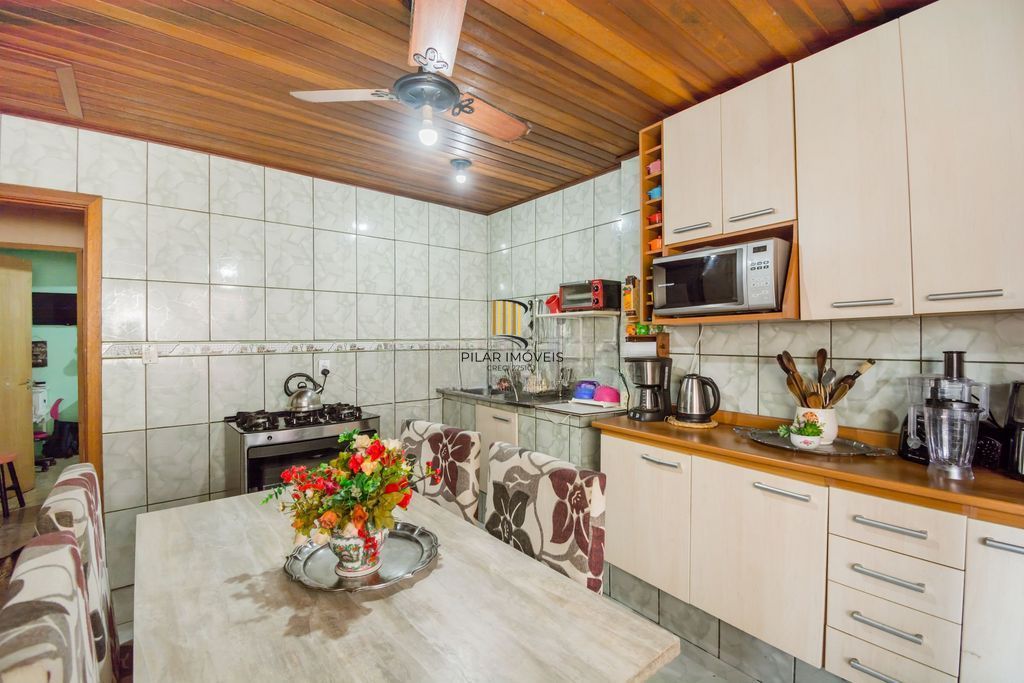 Casa com 4 Dorms e Terreno Amplo – bairro São João, 400m²