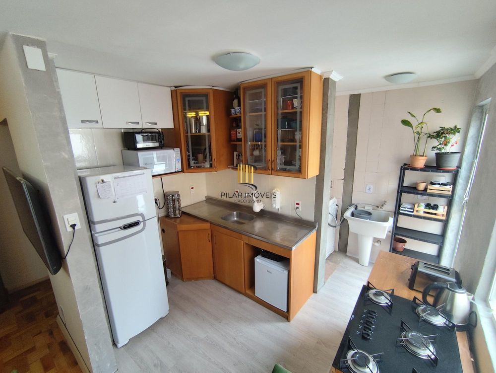 Apartamento semi mobiliado de 2 quartos e 2 vagas no bairro Petrópolis