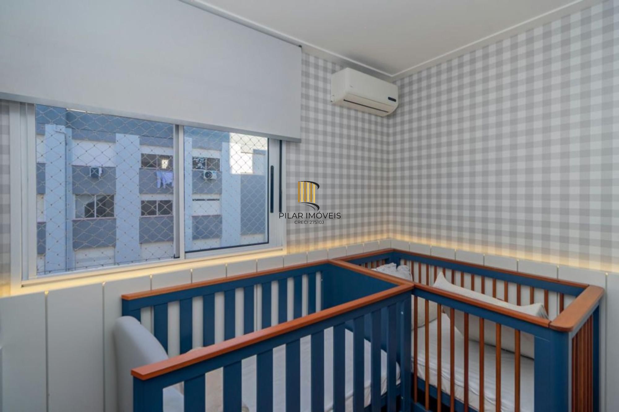 Apartamento 2 Dormitórios com Vaga e Piscina no Cristal em Porto Alegre