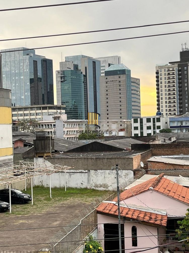 Apartamento com 1 Suite, sacada e 1 vaga de garagem no bairro Cidade Baixa