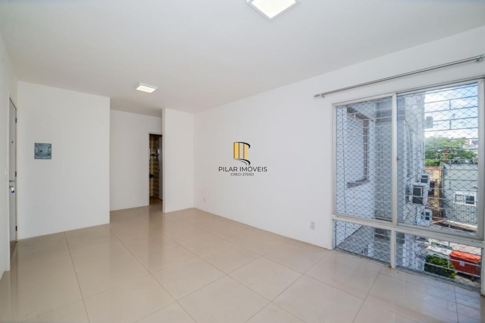 Apartamento com 2 quartos, 2 banheiros e 1 vaga no bairro Azenha.