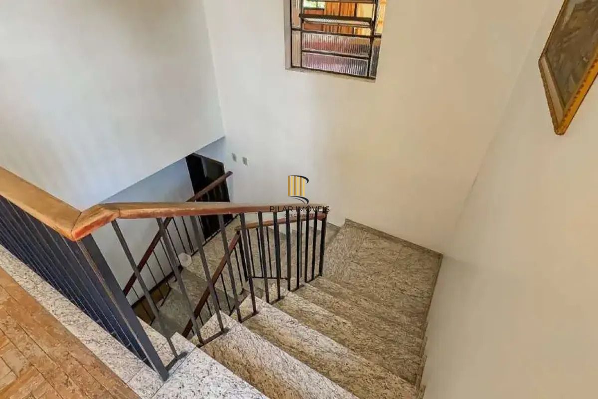 Casa ampla na Vila Ipiranga com 340 m², 4 dormitórios e potencial comercial