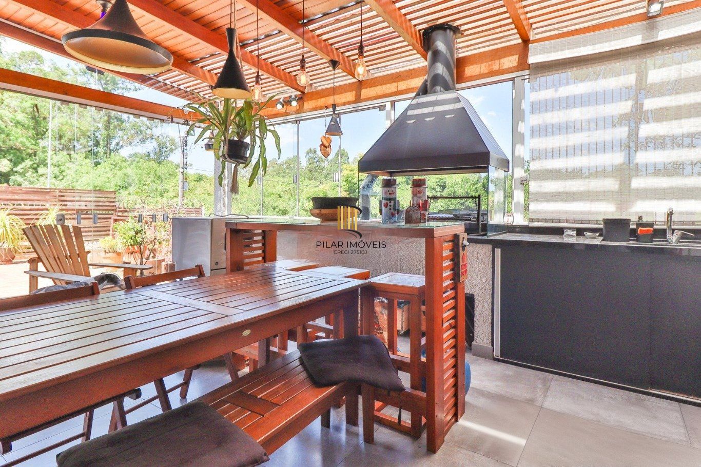 Casa em Condomínio com 3 Dormitórios e Energia Solar na Lomba do Pinheiro