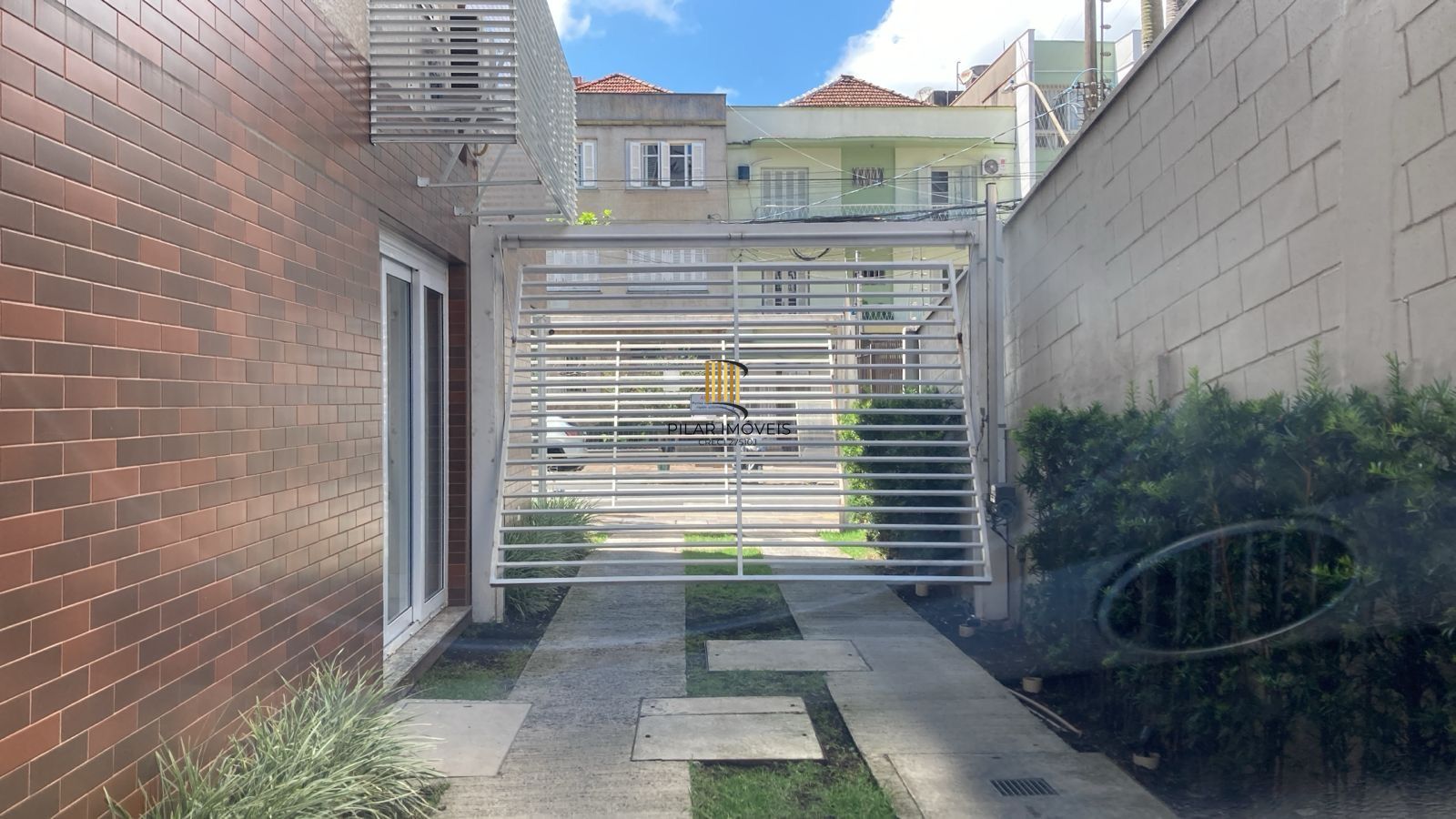 Apartamento térreo garden com 1 dormitório, 1 suíte, 1 vaga de garagem
