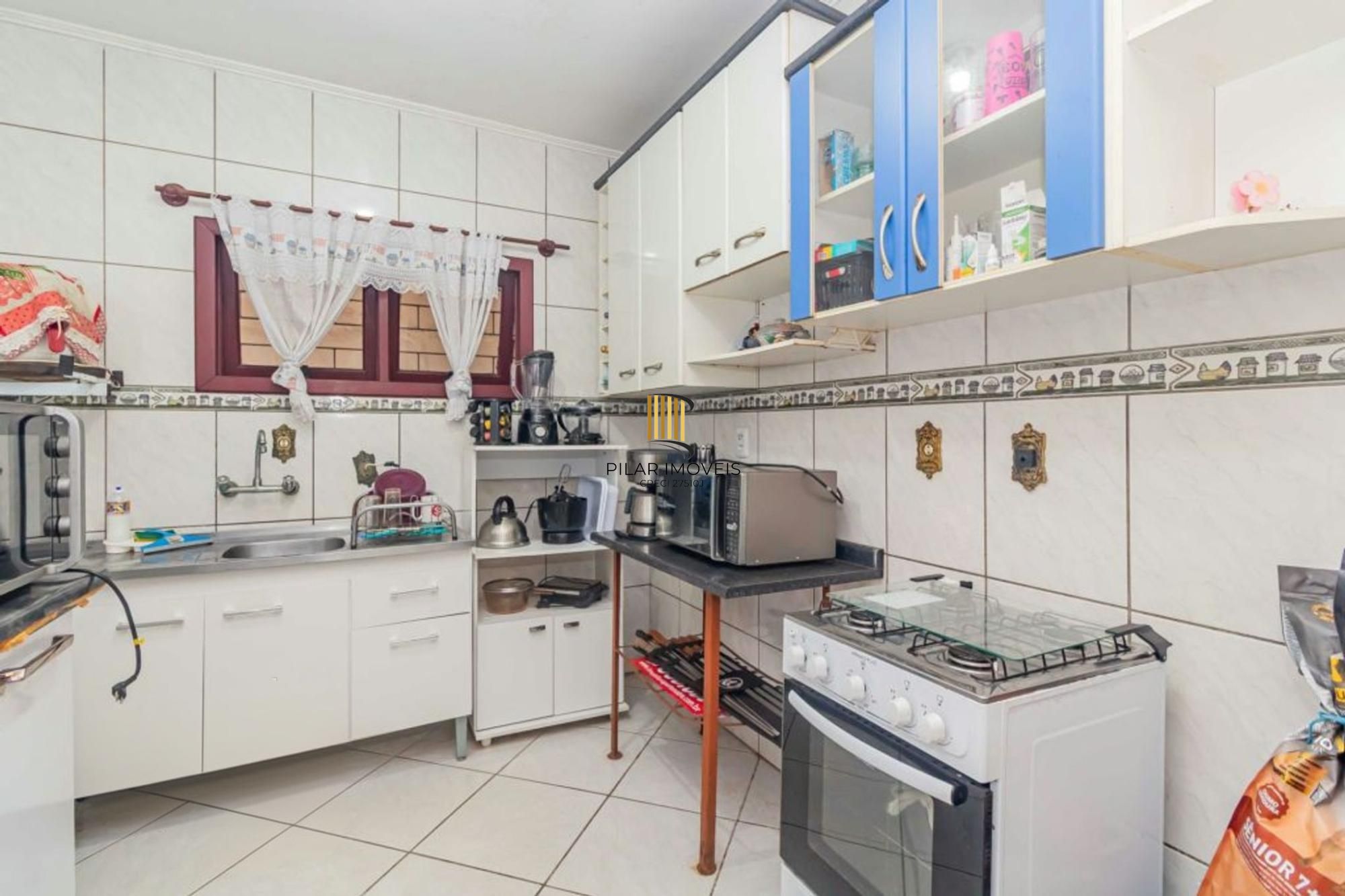 Casa com 4 quartos, 1 suíte , vaga de garagem e churrasqueira à venda em Sarandi.