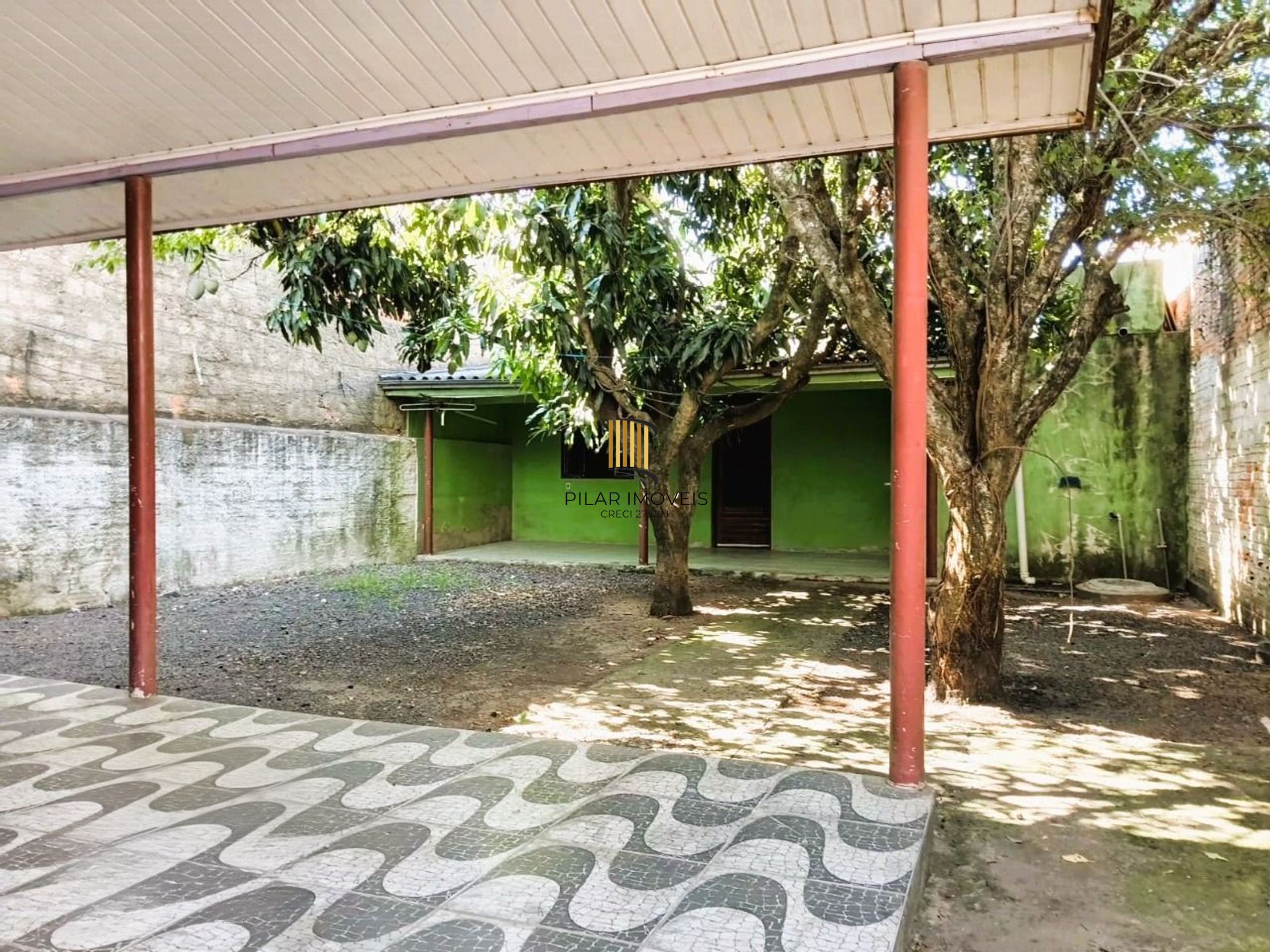 Casa de 3 dormitórios e 2 vagas de garagem em Canoas.