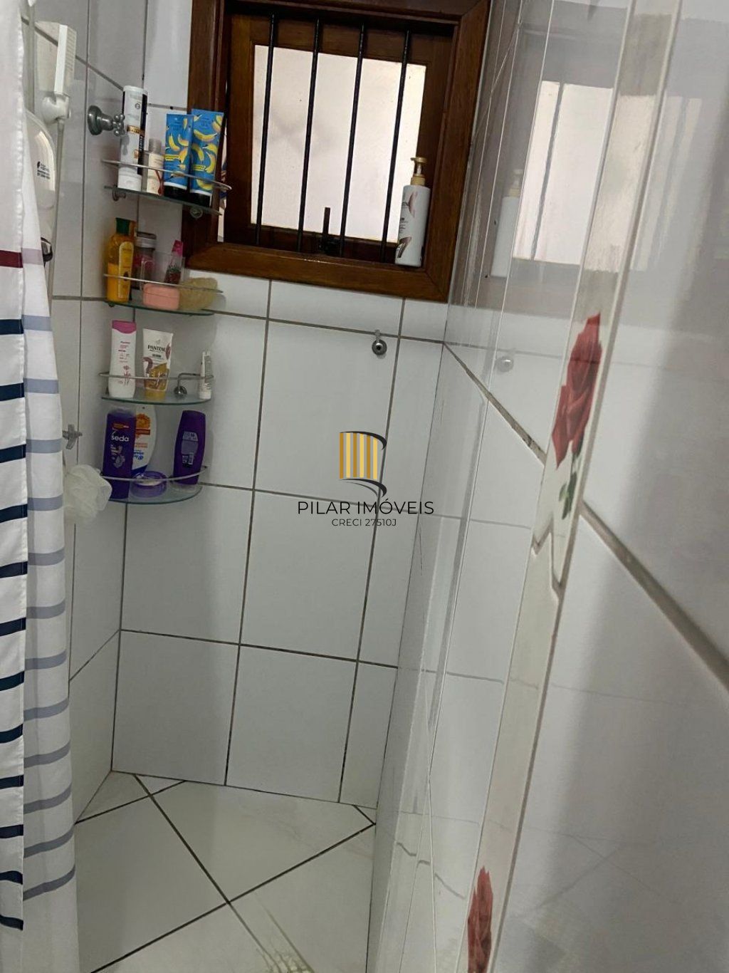 Casa com 2 dormitorios com 1 vaga de garagem, no Bairro Olaria em Canoas