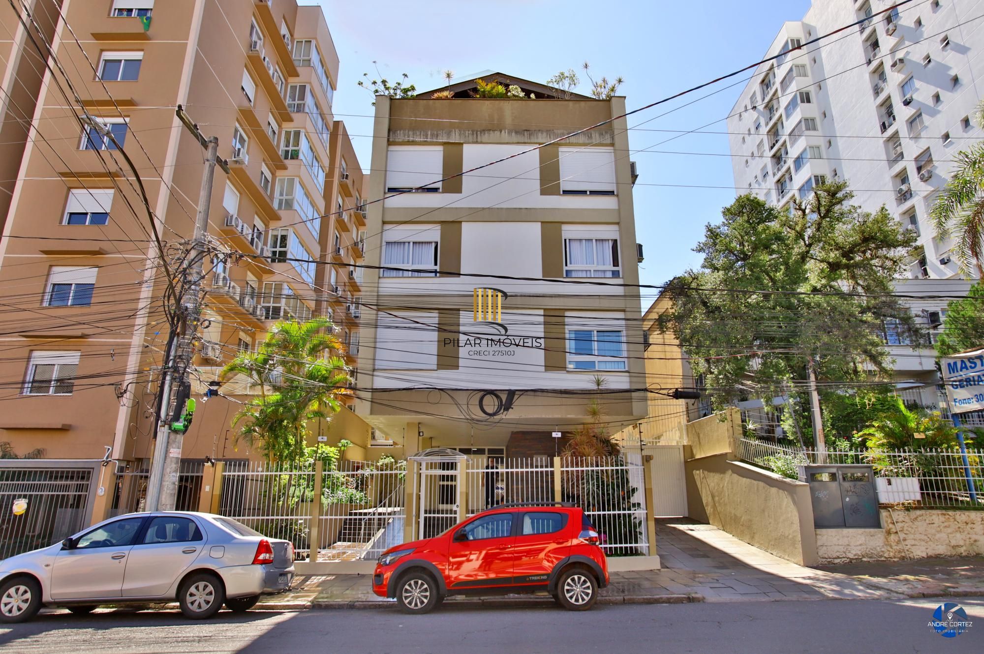 Cobertura com 3 dormitórios e 2 vagas no Bairro Santana