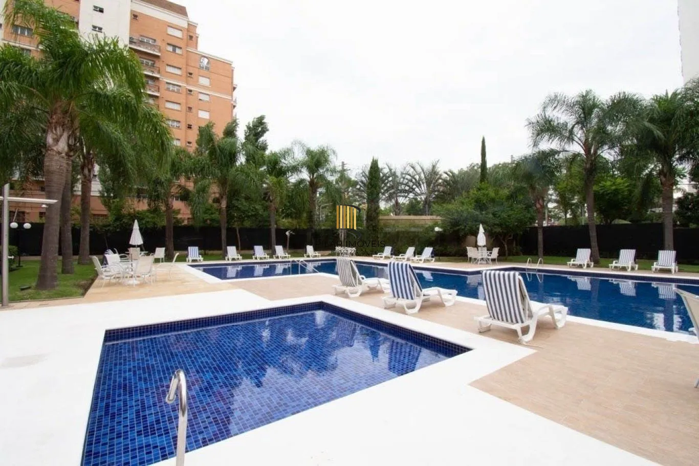 Apartamento de 2 dormitórios, 1 suíte, 2 vagas e 94m² no Jardim Europa.