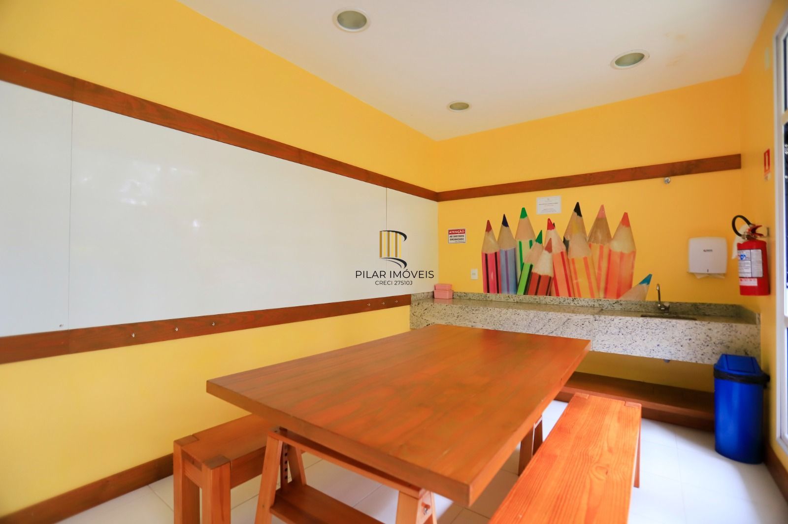 Apartamento de 3 dormitórios no bairro Jardim Lindóia