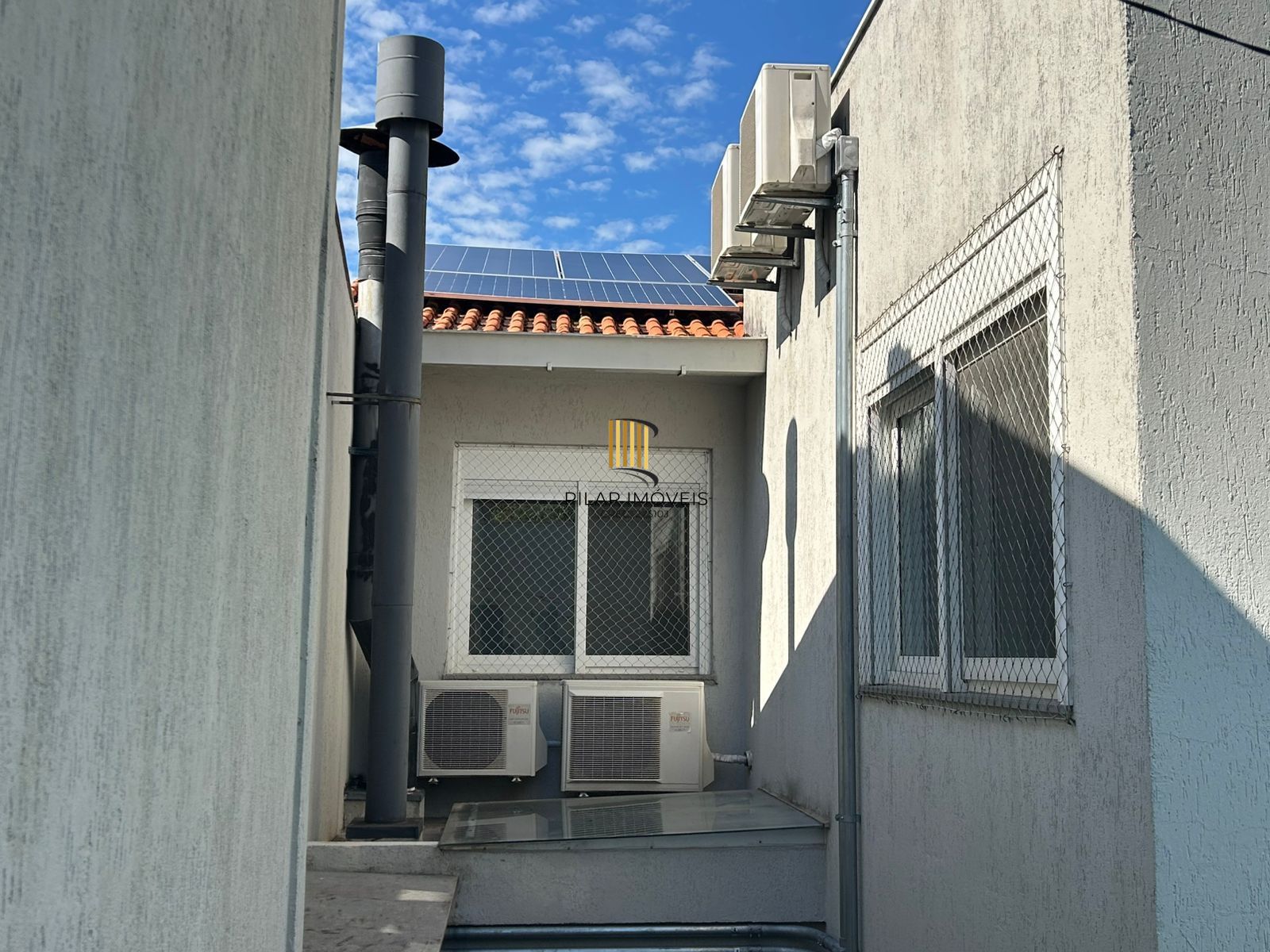 Casa em condomínio 4 dormitórios com piscina e energia solar no Santo Antonio