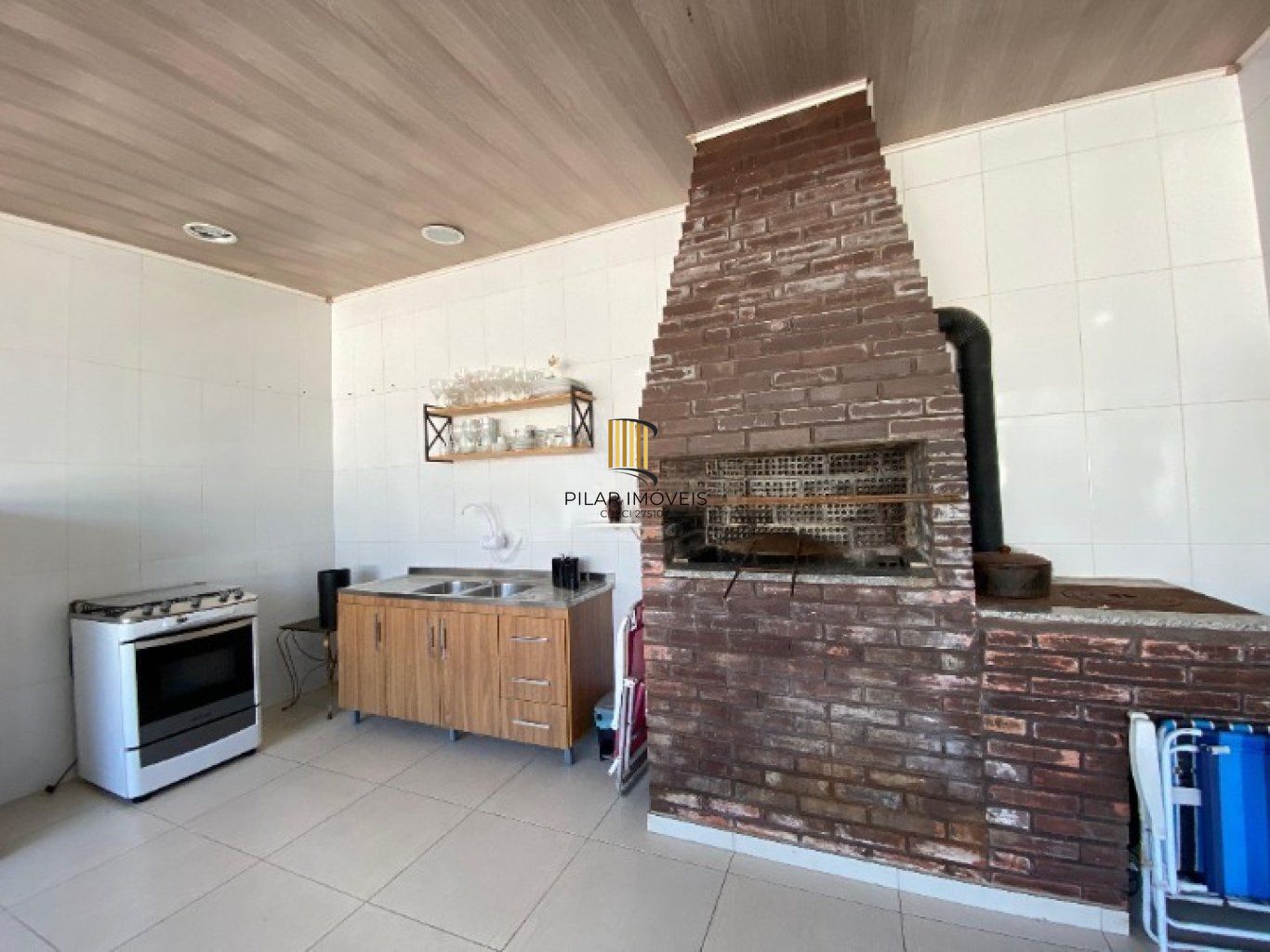 Casa com 3 Dormiórios, 2 vagas de garagem no bairro Harmonia em  Canoas.