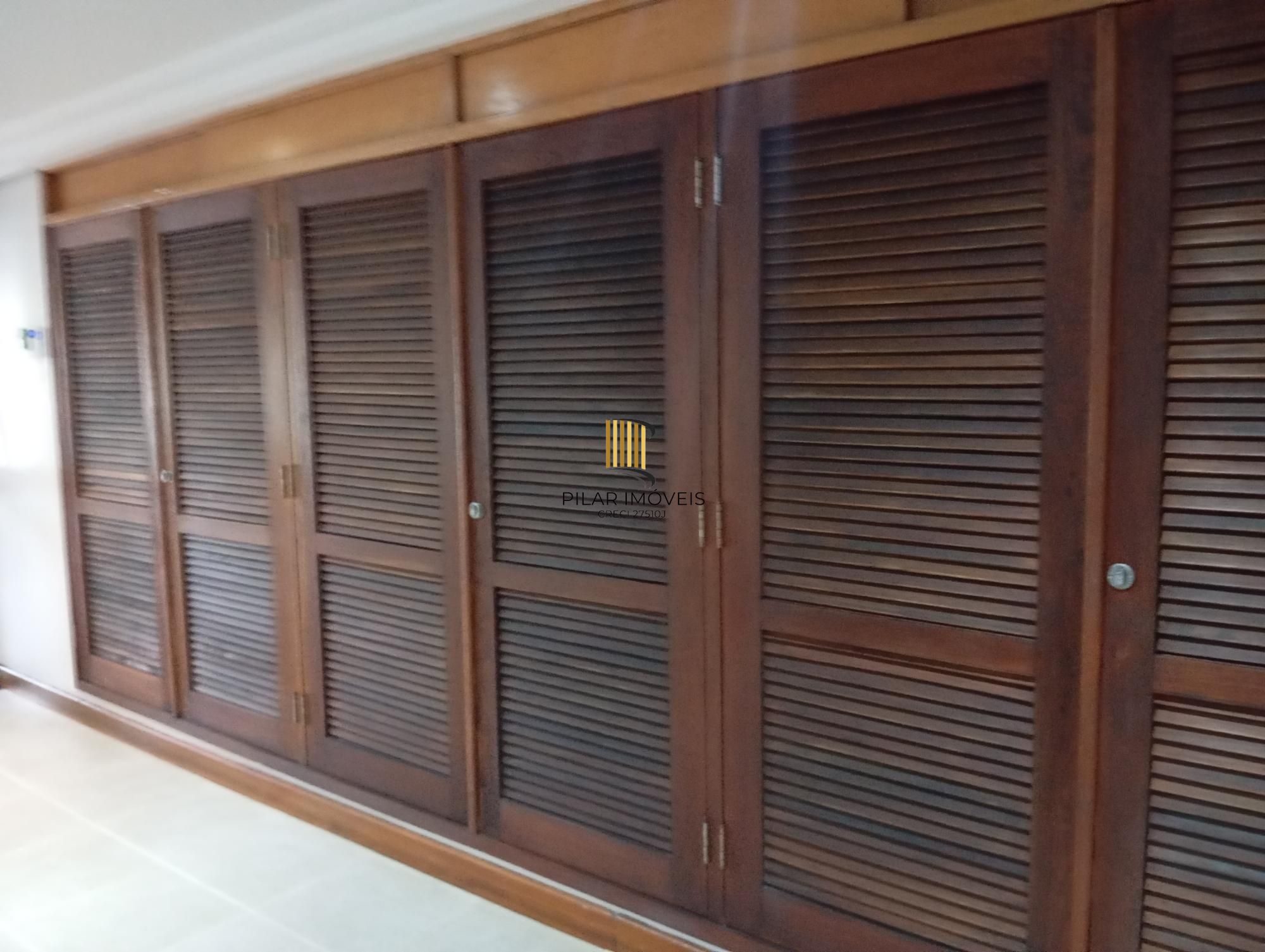 Apartamento com 2 Dormitórios, Vaga Dupla e Elevador no Floresta