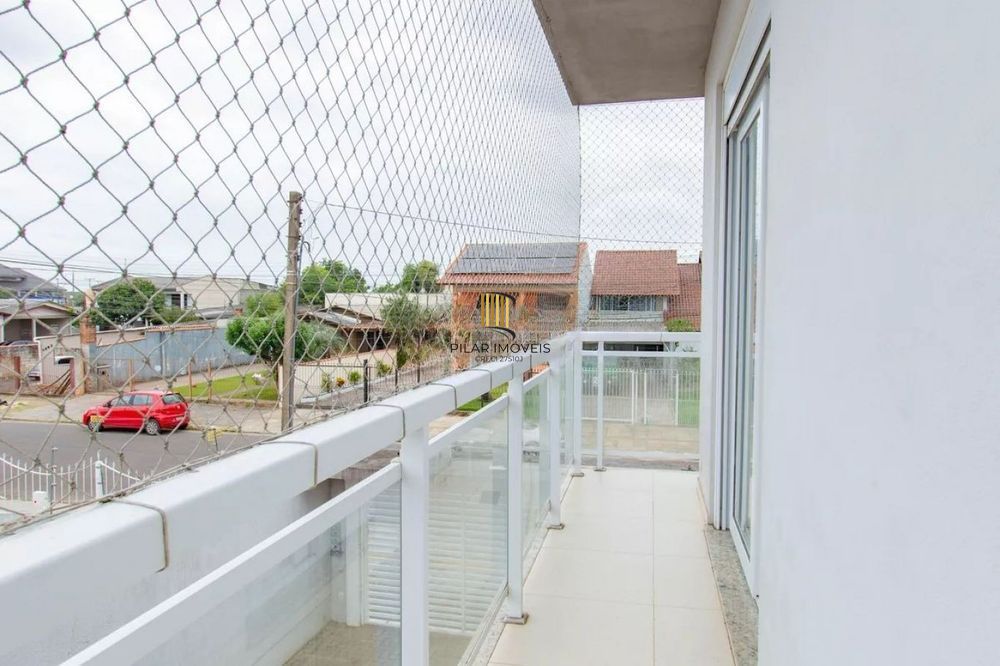 Casa de 3 dormitórios e 2 vagas de garagem em Canoas.