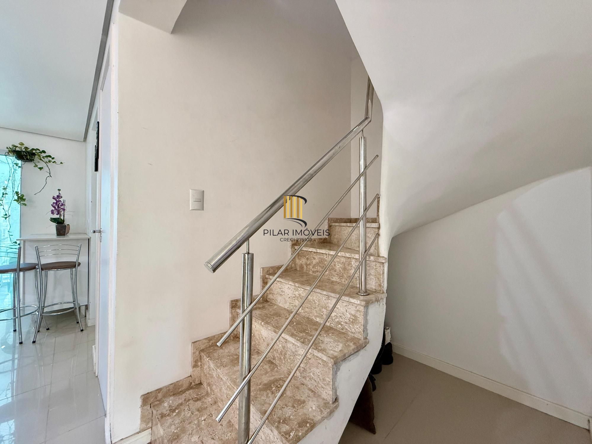 Casa para venda 2 suítes e 2 vagas, em Niterói com 81 m² em Canoas