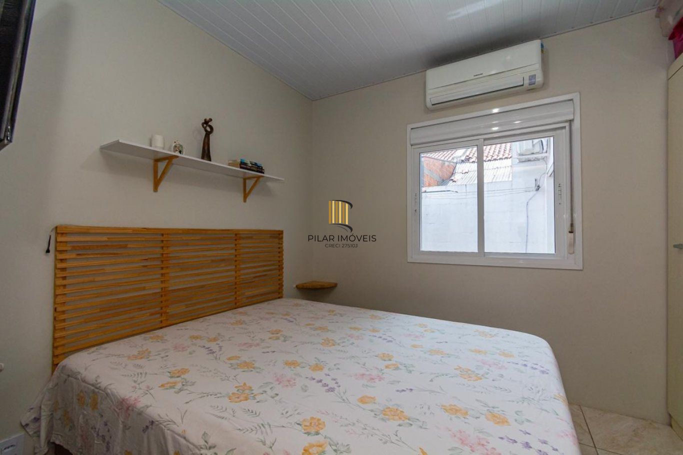 Casa de 2 dormitórios e com 2 vagas de garagem em Cachoeirinha.