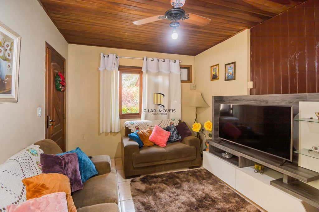 Casa com 4 Dorms e Terreno Amplo – bairro São João, 400m²