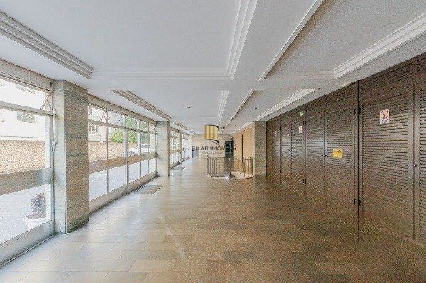 Apartamento com 3 quartos e 283m² à venda em Independência, Porto Alegre.