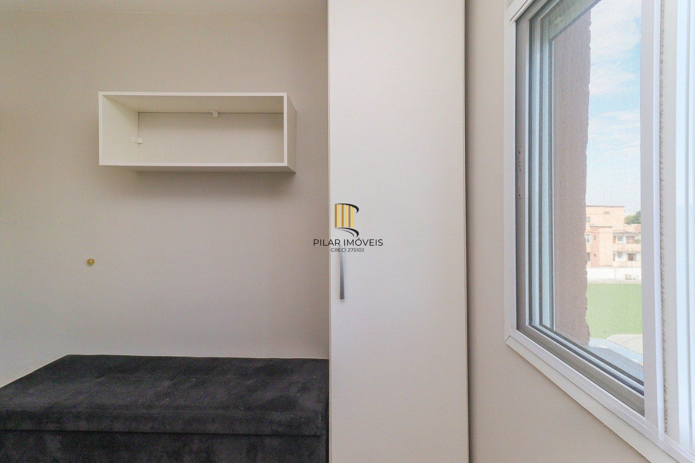 Apartamento de 3 dormitórios e 1 vaga de garagem no bairro Azenha/Porto Alegre.