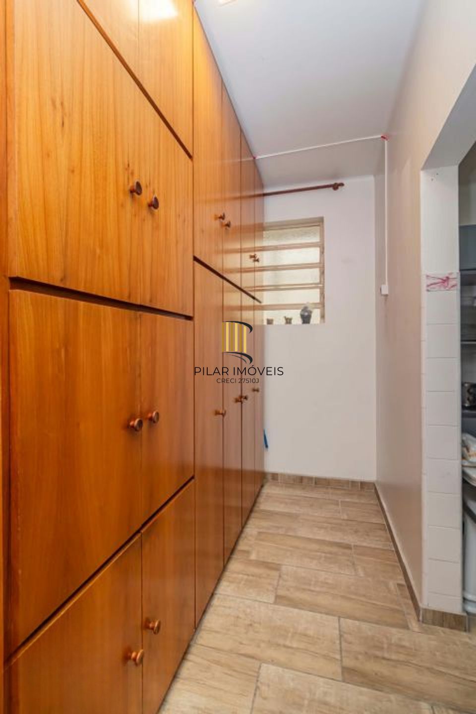 Apartamento semi mobiliado 2 dormitórios bairro Petrópolis