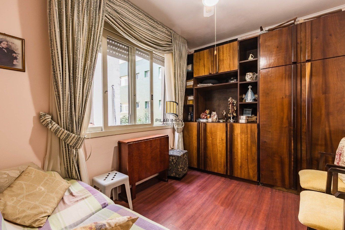Apartamento 2 quartos, 1º andar, sol da manhã, vaga coberta
