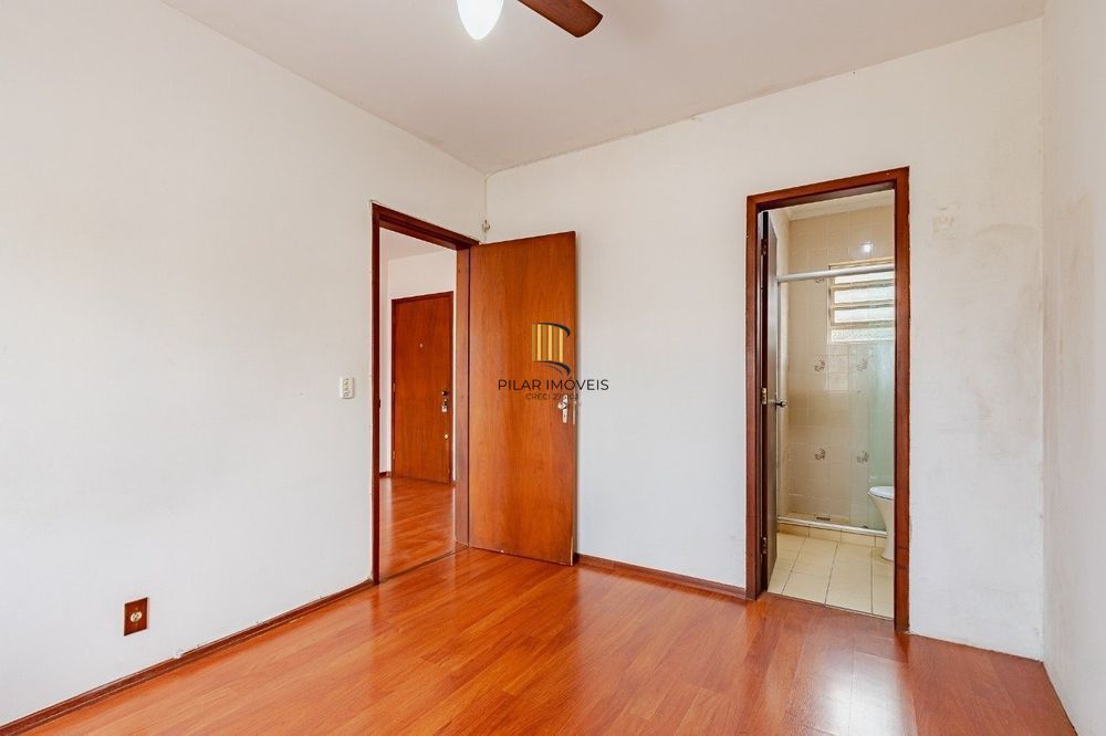 Apartamento com 1 Suite, sacada e 1 vaga de garagem no bairro Cidade Baixa