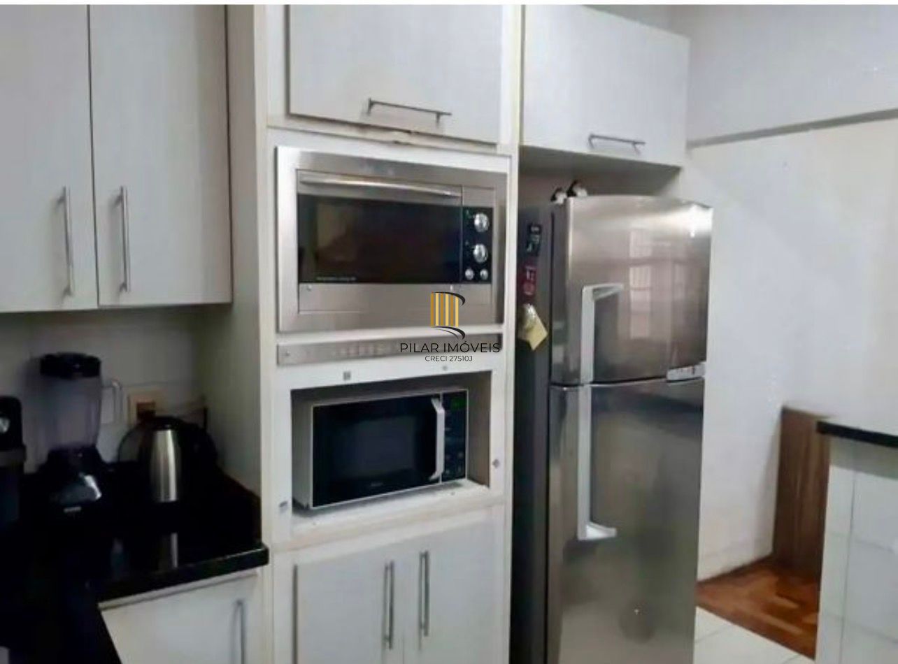 Apartamento à venda de 3 dormitórios, sacada e com 2 vagas no Bairro Rio Branco