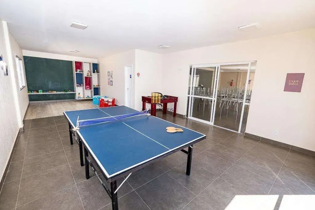 Apartamento com 2 quartos, semi mobiliado, piscina e portaria 24 hr em Gravataí