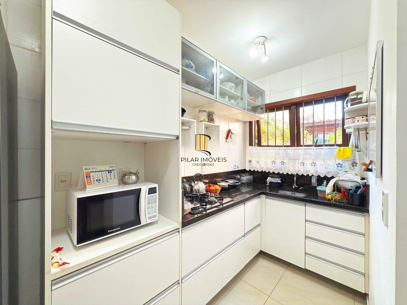 Casa semi mobiliada 3 quartos, suíte, 2 vagas no bairro Jardim Planalto