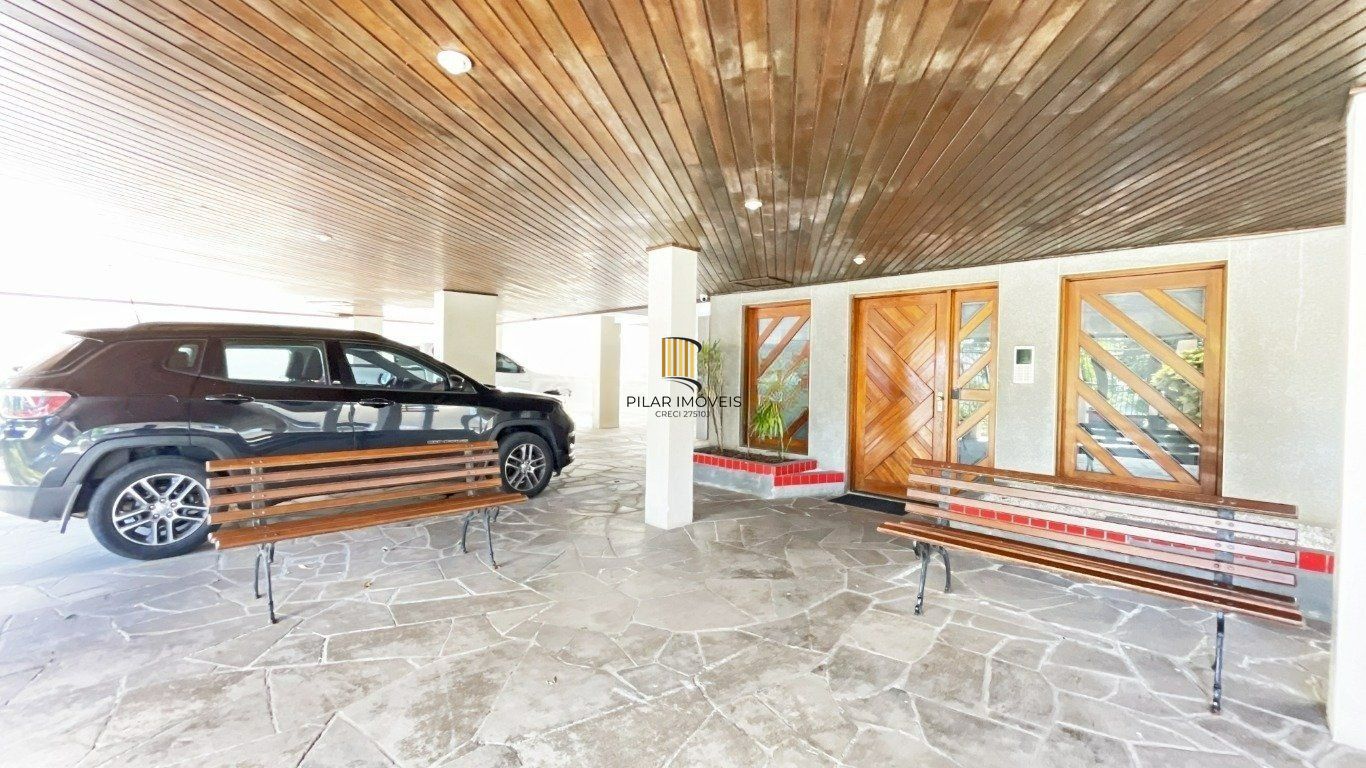 Cobertura de 2 quartos, suíte, 2 vagas no bairro Jardim Planalto.