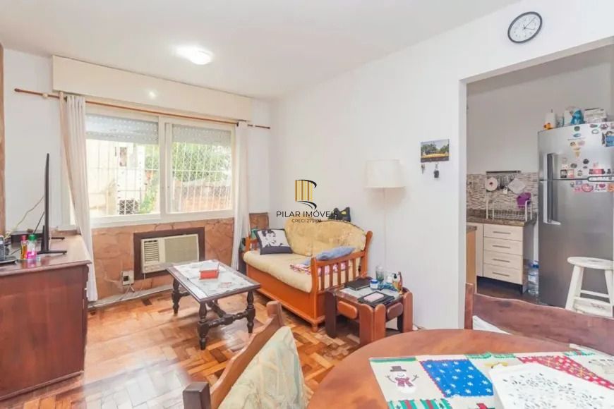 Apartamento com 2 quartos e 58m² à venda em Passo da Areia, Porto Alegre.