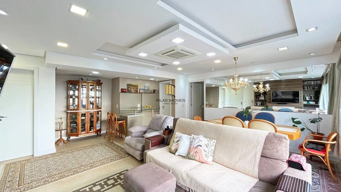 Apartamento com 3 quartos, 3 suítes e 128m² à venda em Menino Deus.